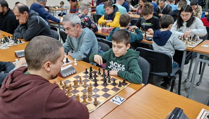 Рекорден брой участници се включиха в надпреварата на ШК "Пристис" в навечерието на Коледните празници