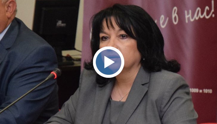 Надявам се "Лукойл" да продадат компанията по максимално публичен и прозрачен начин, подчерта тя