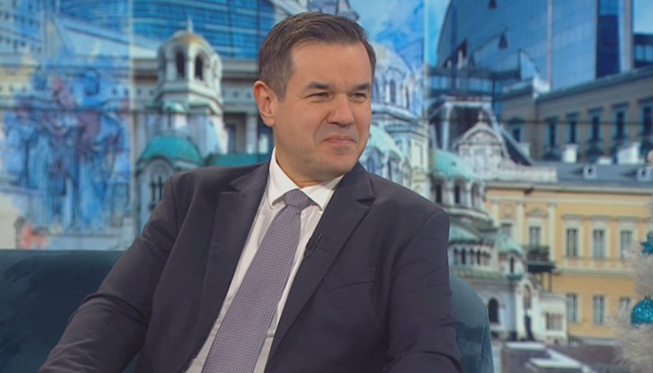 Той разкритикува настоящия кабинет за начина на водене на икономическа политика Той разкритикува настоящия кабинет за начина на водене на икономическа политика