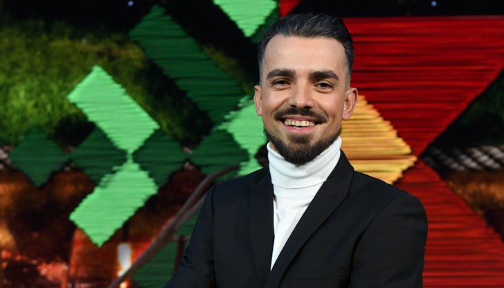 Бившият футболист грабна чек за 100 000 лева Бившият футболист грабна чек за 100 000 лева