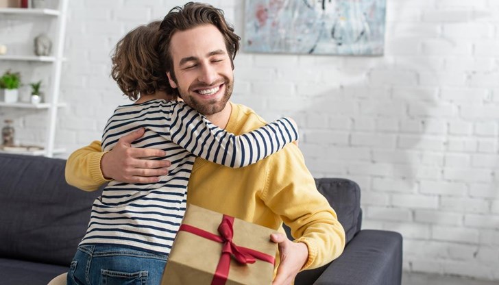 На 26 декември се честват бащинството и родителските грижи, които полагат мъжете На 26 декември се честват бащинството и родителските грижи, които полагат мъжете