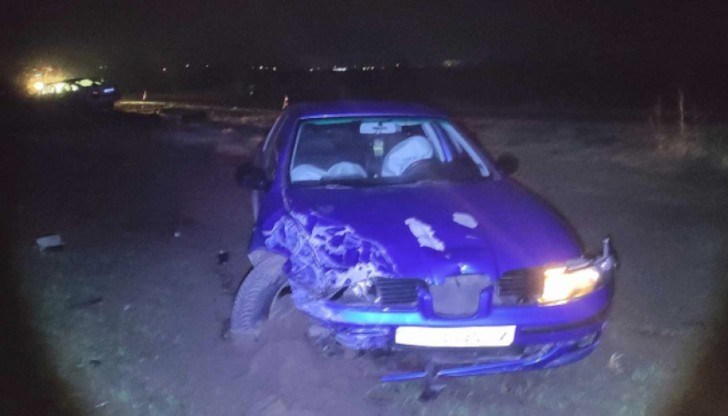 27-годишният шофьор е блъснал паркирана патрулка, пред която е бил полицаят и е извършвал проверка