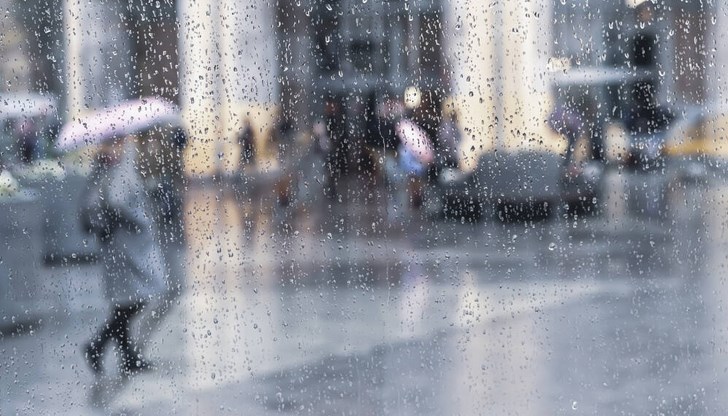 Днес от запад валежите ще спират, след обяд и в югоизточните райони Днес от запад валежите ще спират, след обяд и в югоизточните райони