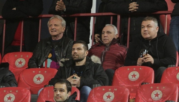 Легендата на българския футбол призова феновете да изживеят с радост последния двубой на стадион "Българска армия" Легендата на българския футбол призова феновете да изживеят с радост последния двубой на стадион "Българска армия"