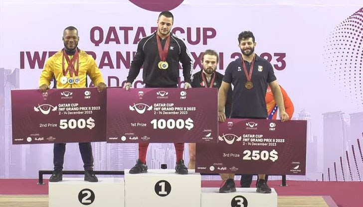 Българският щангист изтласка 223 килограма за световен рекорд