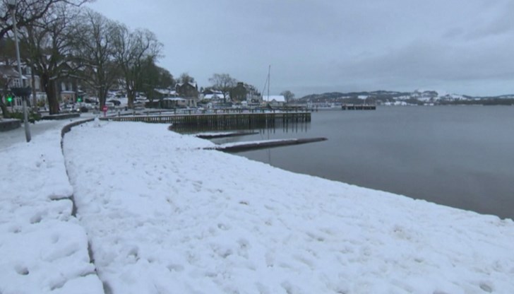 На места снежната покривка е 30 сантиметра