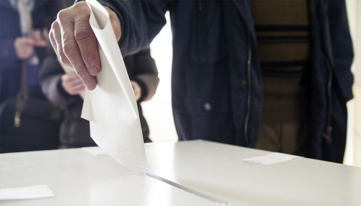 До предсрочния вот се стигна след ежеседмичните протести в цяла Сърбия До предсрочния вот се стигна след ежеседмичните протести в цяла Сърбия