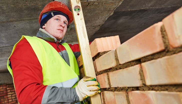 Бизнесът настоява и за активна миграционна политика