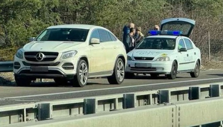 Полиция е изпратена на място, няма данни за пострадали Полиция е изпратена на място, няма данни за пострадали