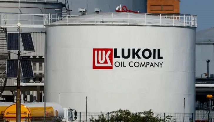 Тази година през април азерската държавна петролна компания SOCAR откри офис в София