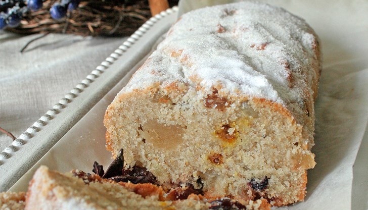 Според легендата формата на този десерт изобразява новородения Исус Христос, повит в пелени