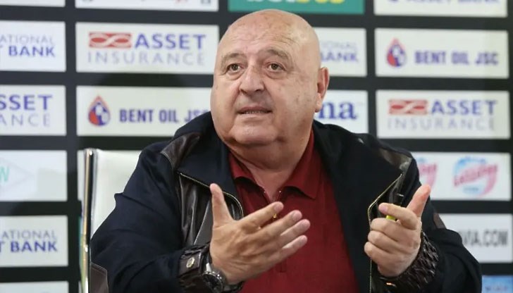 Живеем в демократична държава, всеки може да се кандидатира и няма да сбърка, допълни той Живеем в демократична държава, всеки може да се кандидатира и няма да сбърка, допълни той