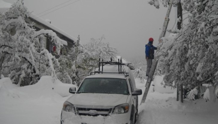 КЕВР проверява ЕРП-тата заради проблемите с тока след снега КЕВР проверява ЕРП-тата заради проблемите с тока след снега