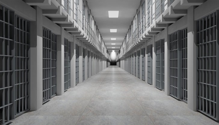 По краката на 60-годишния мъж е имало синини и белези По краката на 60-годишния мъж е имало синини и белези