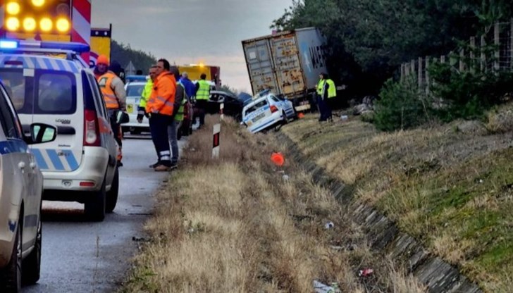 Общо седем души пострадаха при двете последователни пътни произшествия Общо седем души пострадаха при двете последователни пътни произшествия