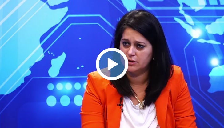 Битото от полицаи момче претърпя няколко операции и още не може да ходи, заяви Полина Велчева