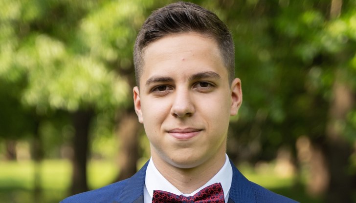 Отборът на младия русенец е абсолютен победител в Състезание по информатика за Северозападна Европа