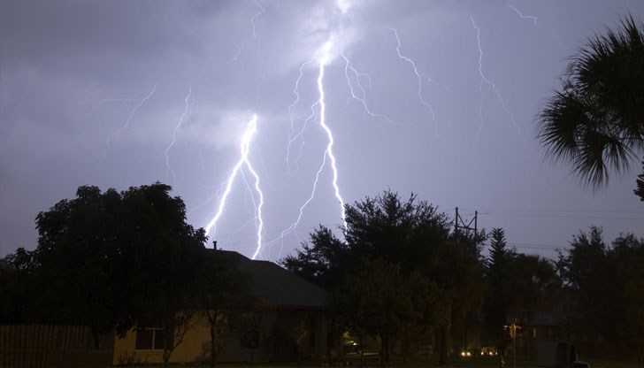Младоженецът губи баща си, баба си и дядо си, братовчедите, чичовците и лелите си Младоженецът губи баща си, баба си и дядо си, братовчедите, чичовците и лелите си