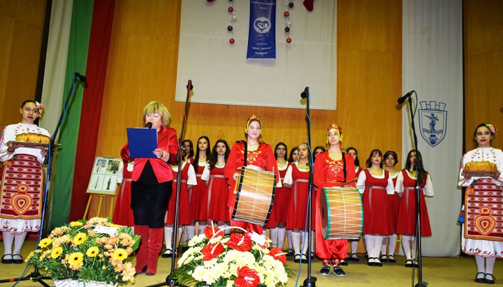 Над 120 талантливи деца и младежи от различни етнически групи се изявиха на една сцена в Русе