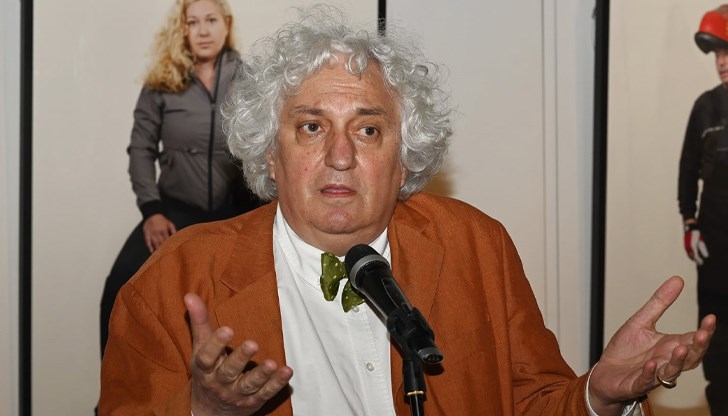 Паметникът не изразява почит към загиналите във войната войници, а към съветския режим и съветската власт, каза Лозанов Паметникът не изразява почит към загиналите във войната войници, а към съветския режим и съветската власт, каза Лозанов