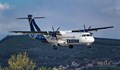 Пътник се самонарани на борда на самолет към летище Отопени