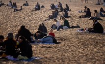 Топла зима: В Испания ходят на плаж през януари