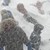 Деца от детска градина в Осло се търкалят в снега при минус 14 градуса