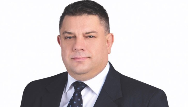 В европарламента трябва да има българи, които защитават преди всичко националния интерес и могат да казват и "не", смята той В европарламента трябва да има българи, които защитават преди всичко националния интерес и могат да казват и "не", смята той