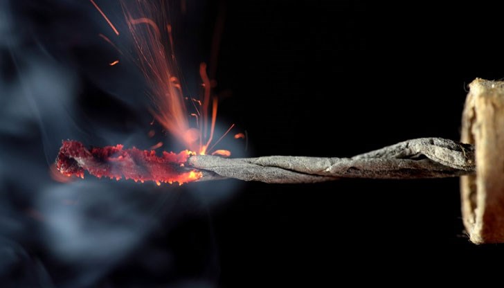 Най-малко 15 полицаи са пострадали в Берлин заради фойерверки