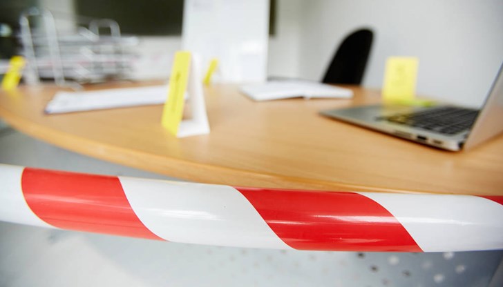 До леглото на жената са намерени голямо количество хапчета