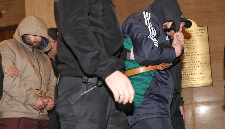 Магистратите прецениха, че има опасност Петър Александров и Александър Кинов да се укрият Магистратите прецениха, че има опасност Петър Александров и Александър Кинов да се укрият