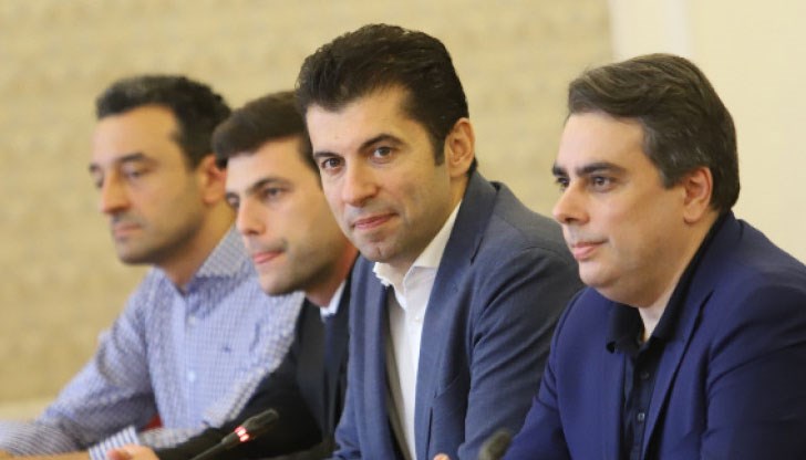 Ключови фигури на "Промяната" са продали имоти на рекордни цени, от които намирисва на размяна на корупционни услуги