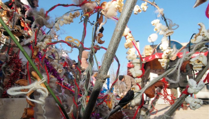 Авторът на текста е Ран Босилек