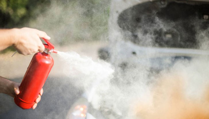 Собственикът на автомобила е овладял пожара Собственикът на автомобила е овладял пожара