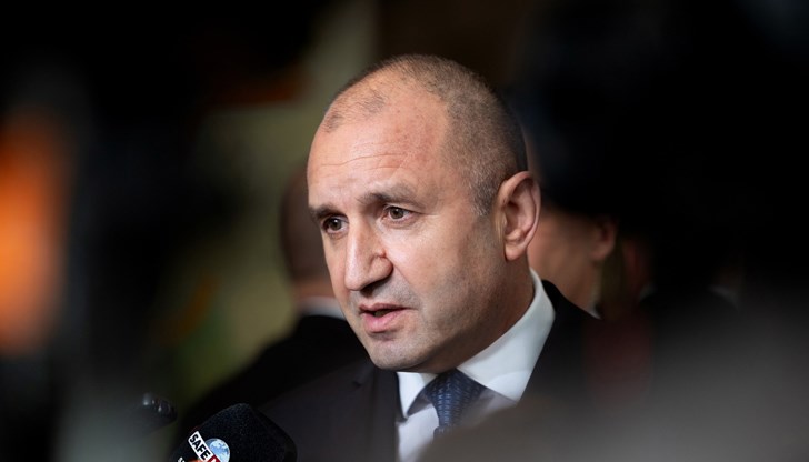 Бруталното и некомпетентно посегателство върху българската конституция