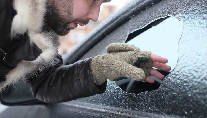 През нощта срещу вторник в почти цялата страна ще вали сняг и ще се образува снежна покривка През нощта срещу вторник в почти цялата страна ще вали сняг и ще се образува снежна покривка