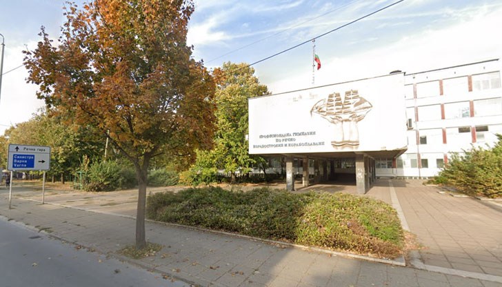 Собственикът му го е оставил незаключен пред Гимназията по корабостроене