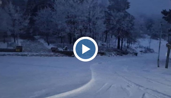 Сняг вали на проходите "Шипка" и Републиката