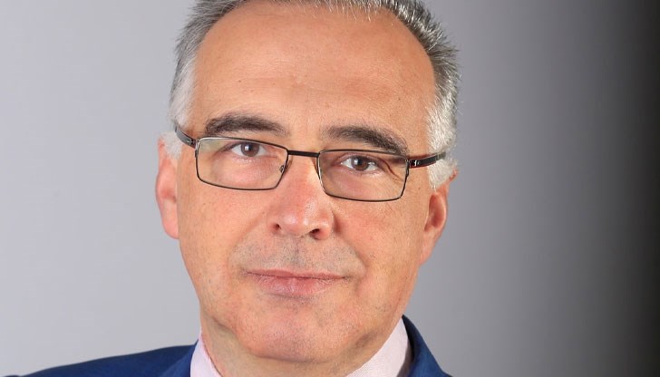 Според него председателят на ПГ на ДПС се опитва да съсипе рейтинга на Румен Радев