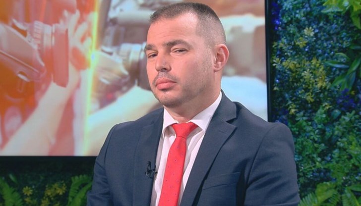 Отказът на Австрия за приемането ни в Шенген по суша е свързан с техни вътрешно-политически проблеми, каза още той