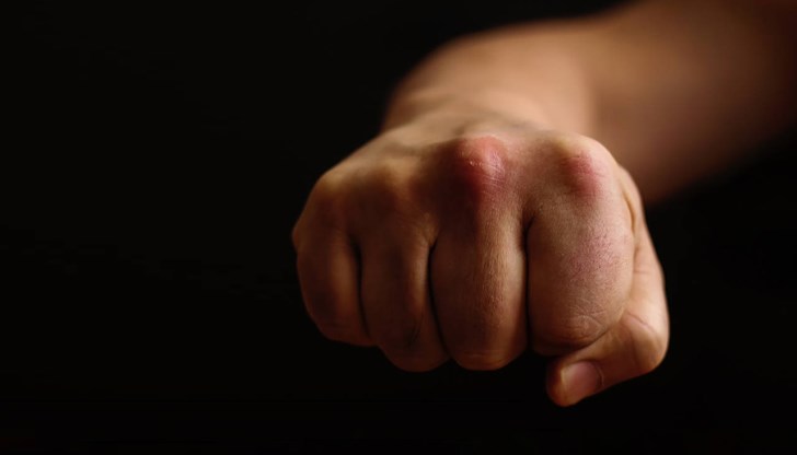 Забележка за нарушаване на тишината прерасна в сбиване Забележка за нарушаване на тишината прерасна в сбиване