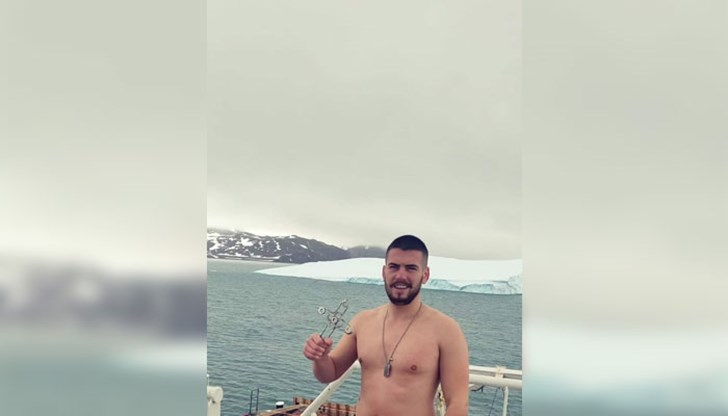 Старши лейтенант Станислав Стефанов извади кръста на Антарктида