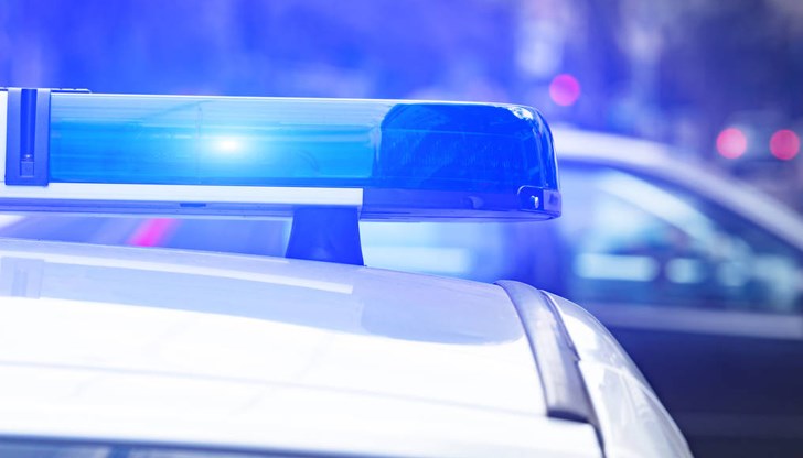 Задържан е 37-годишен роднина на момчето