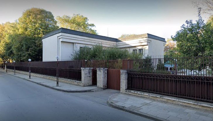 Вътре са изтръгнати врати, батерии на мивки, кухненското оборудване, твърди архитект Венцислав Илиев Вътре са изтръгнати врати, батерии на мивки, кухненското оборудване, твърди архитект Венцислав Илиев