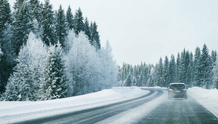В Централна Северна и Североизточна България, както и по планинските проходи утре ще има условия за виелици и навявания
