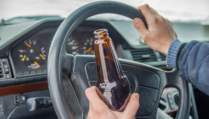 Полицията в Бургас арестува шофьор с 2,62 промила алкохол в кръвта Полицията в Бургас арестува шофьор с 2,62 промила алкохол в кръвта