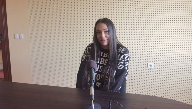 В интернет се разпространяват фалшиви порнографски снимки на младата жена В интернет се разпространяват фалшиви порнографски снимки на младата жена