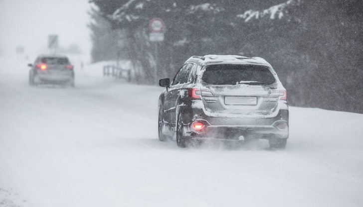 В Северна и Западна България дъждът ще преминава в сняг
