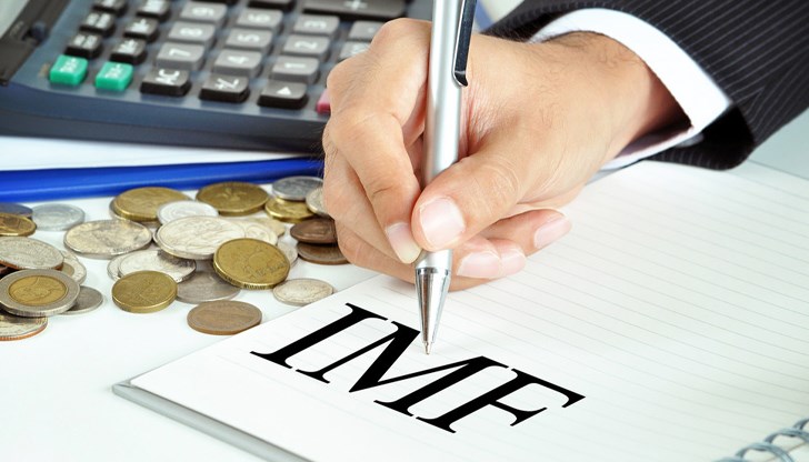 Международният валутен фонд повиши прогнозите си за световната икономика, но я влоши за еврозоната