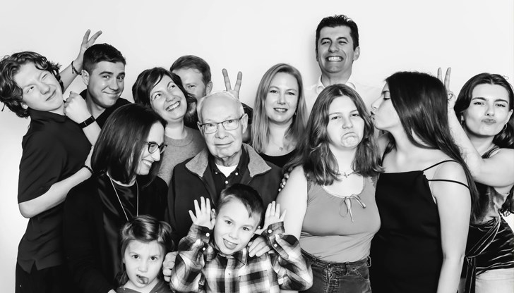 Петков е в Канада за празниците